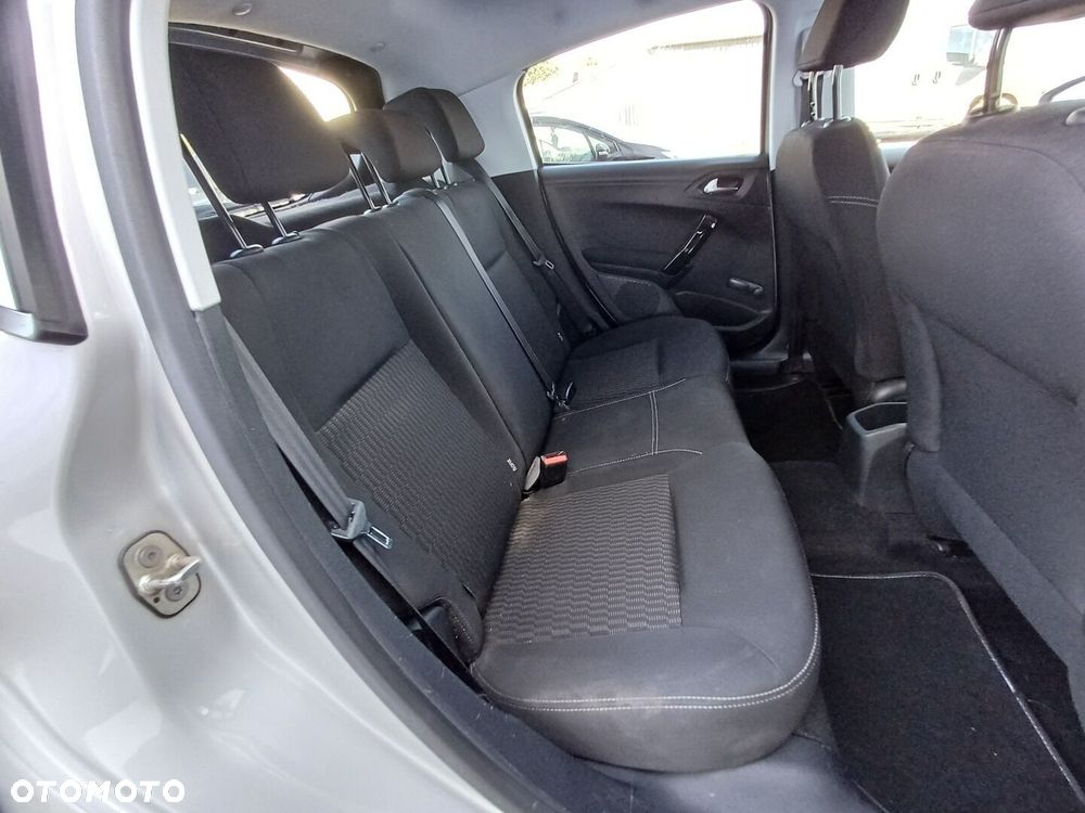 Peugeot 208 1.2 PureTech Style - 22