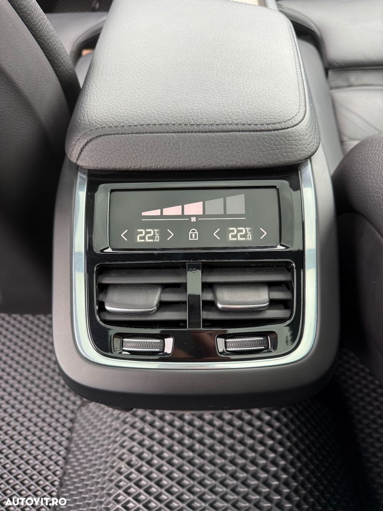 Volvo XC 60 D5 AWD Inscription - 11