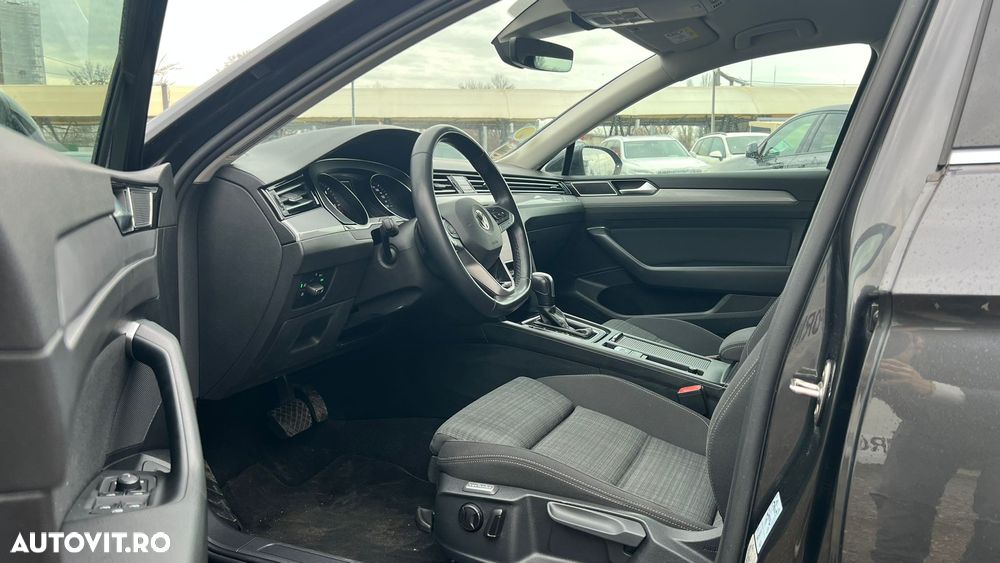 Volkswagen Passat - 26