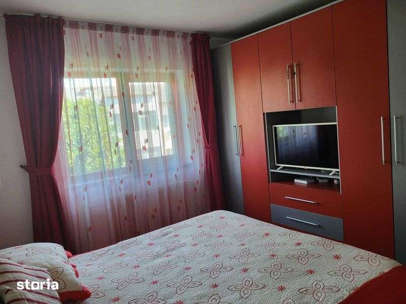 Vand apartament, 3 camere decomandate,72 mp utili, Str.Nordului Bacau — fotografia 2
