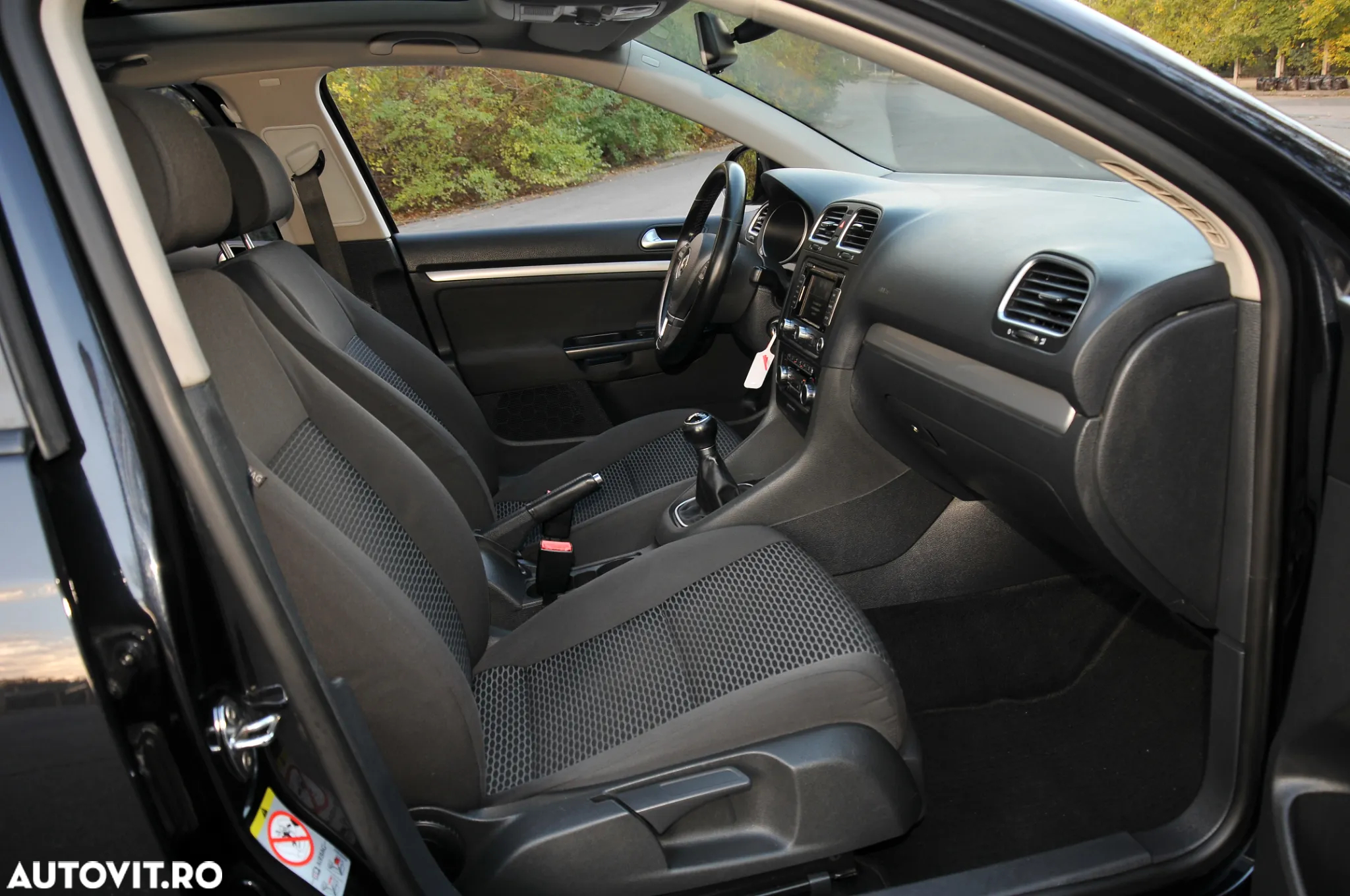Volkswagen Golf 1.6 TDI BlueMotion Technology Comfortline - 12