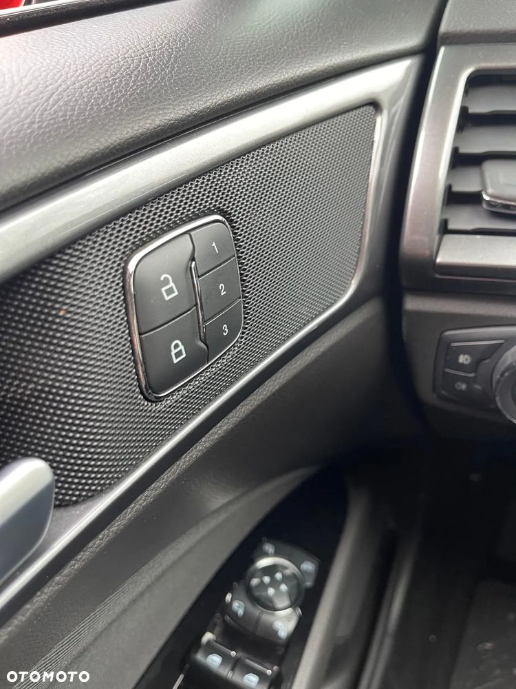 Ford Mondeo 2.0 Hybrid Titanium - 15