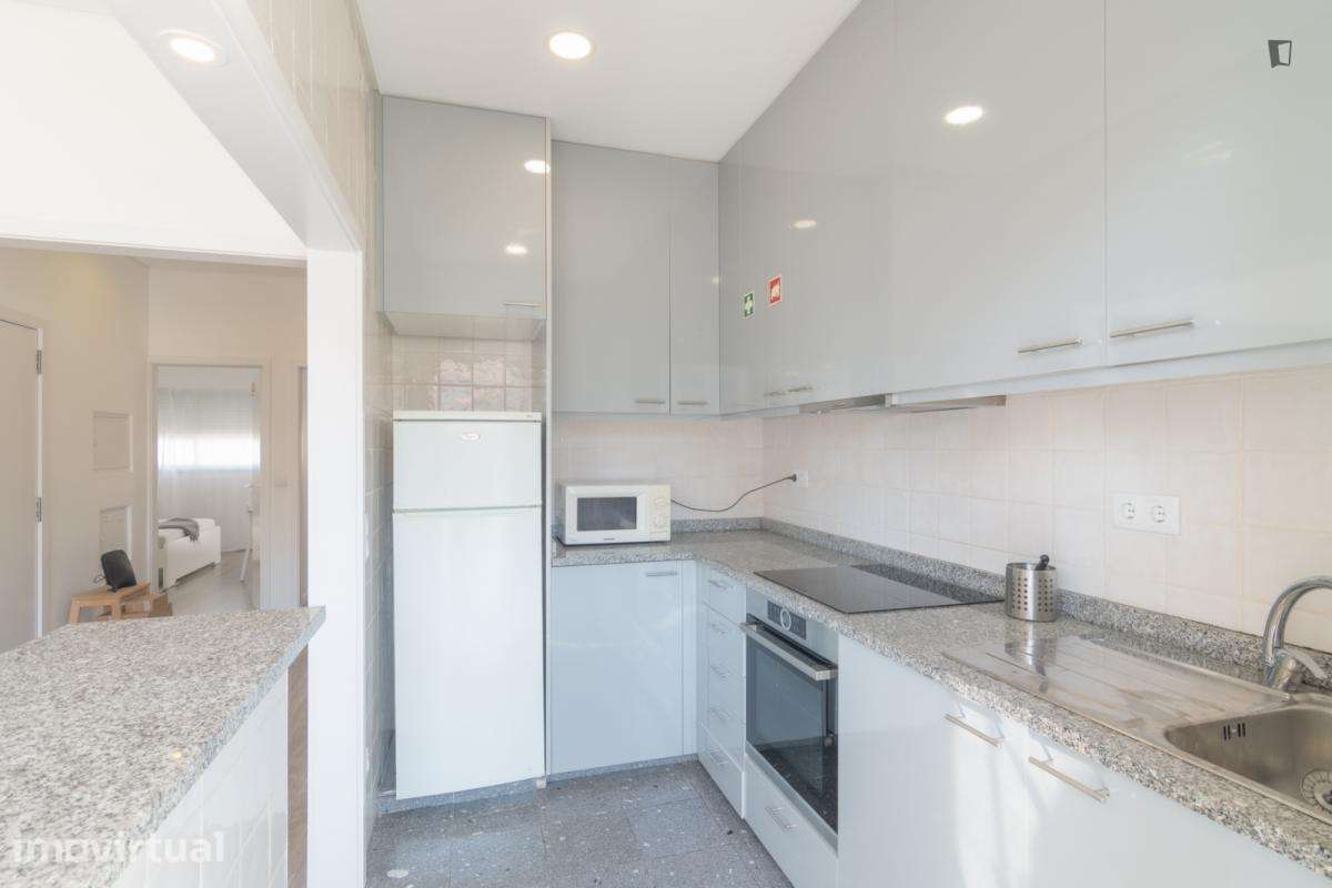 Quarto - localizado em Santa Marinha Porto - Grande imagem: 5/10