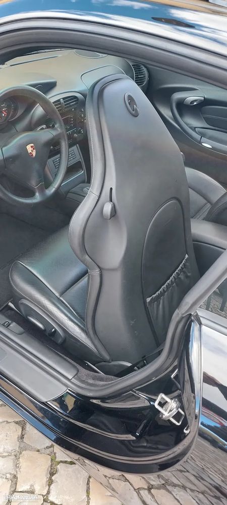 Porsche 911 (996) Carrera - 8