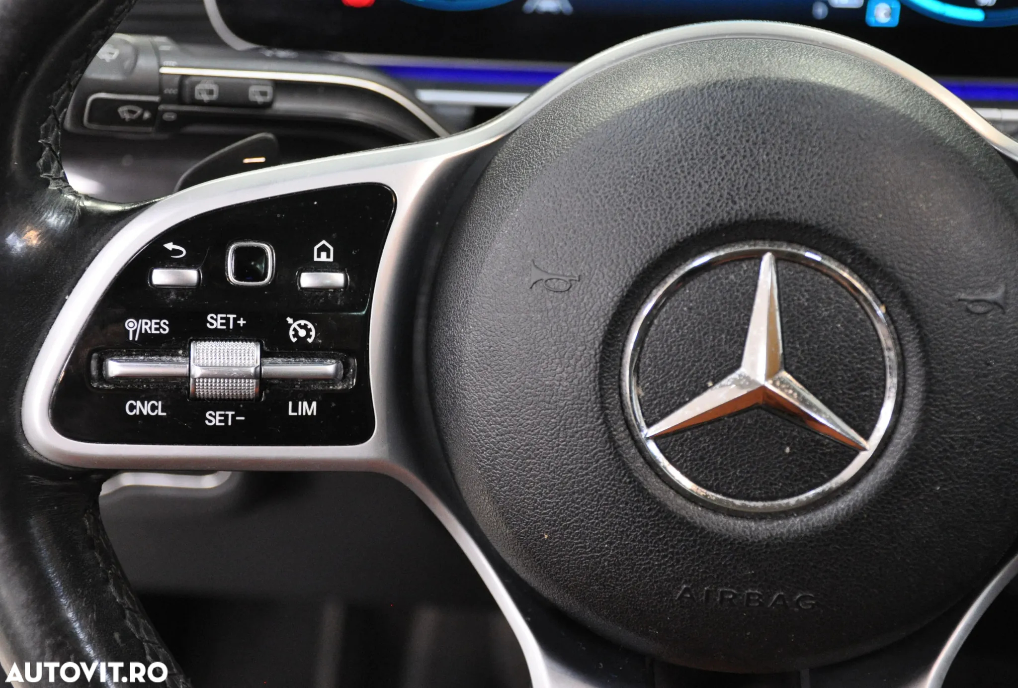 Mercedes-Benz GLE 300 d 4MATIC - 14