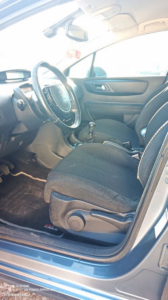 Citroën C4 1.6 HDi SX - 12