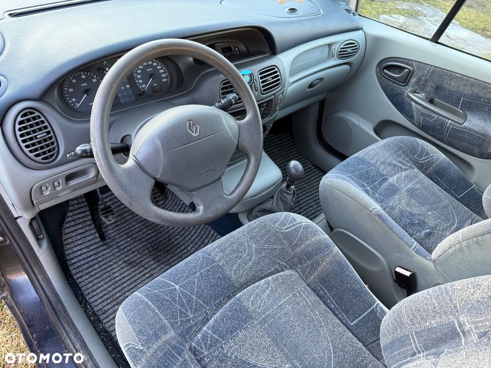 Renault Scenic 1.6 16V EXpression - 24