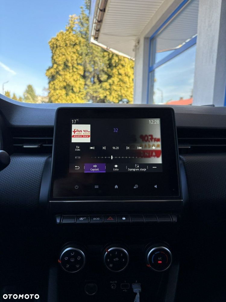 Renault Clio - 23