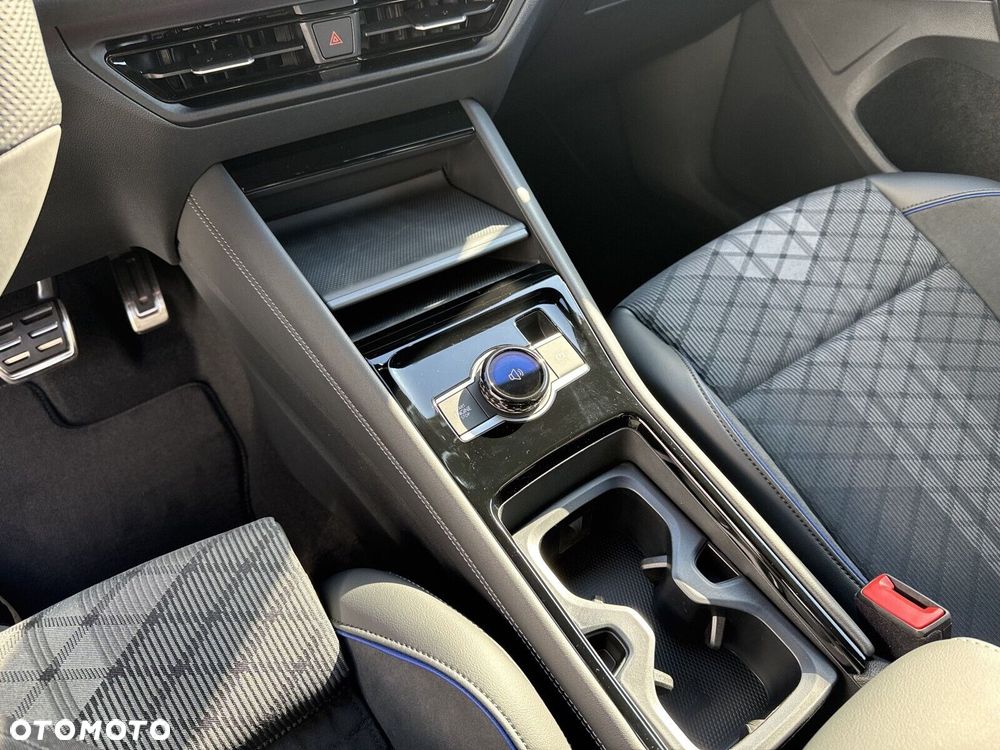 Volkswagen Tiguan - 16