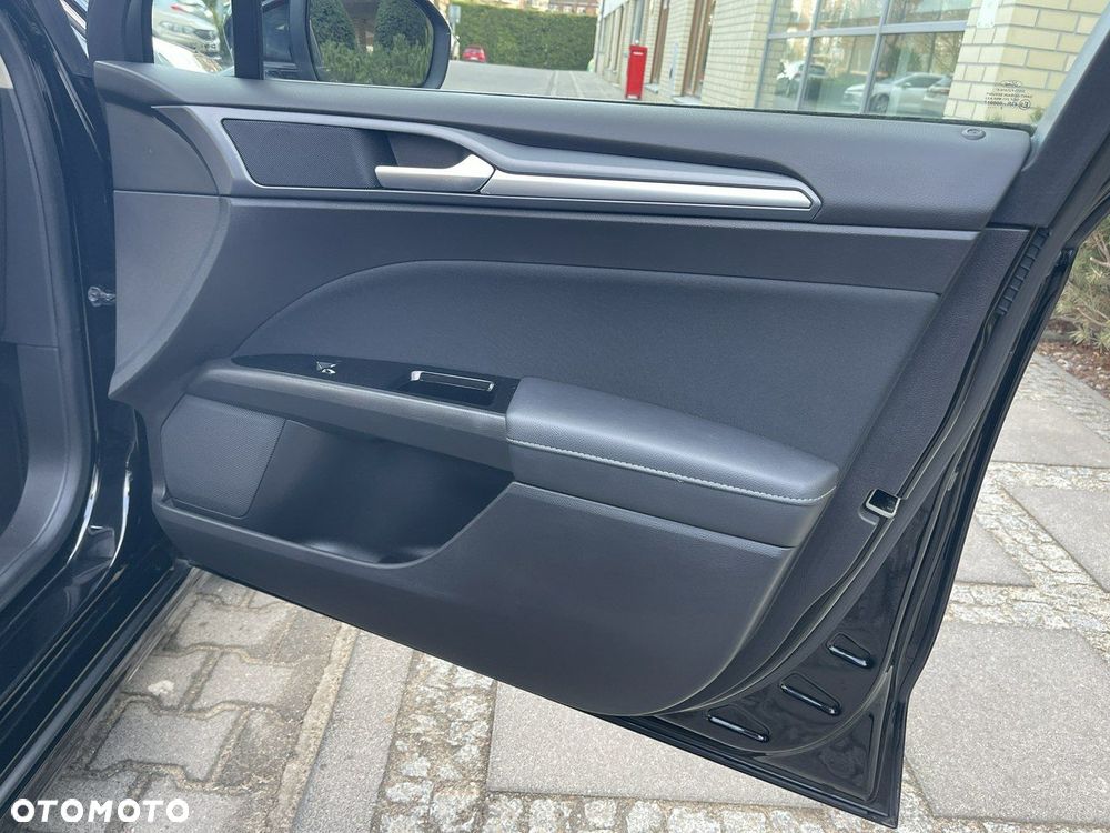 Ford Mondeo - 26
