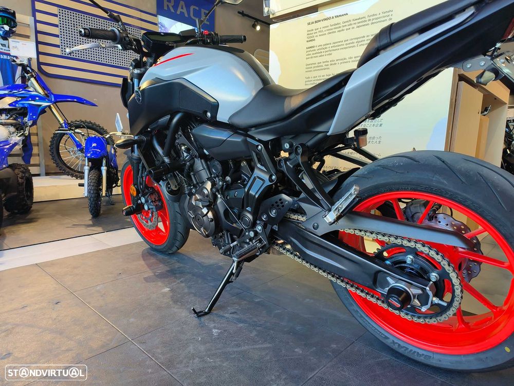 Yamaha MT-07 - 11