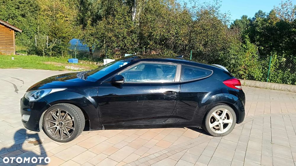 Hyundai Veloster - 2
