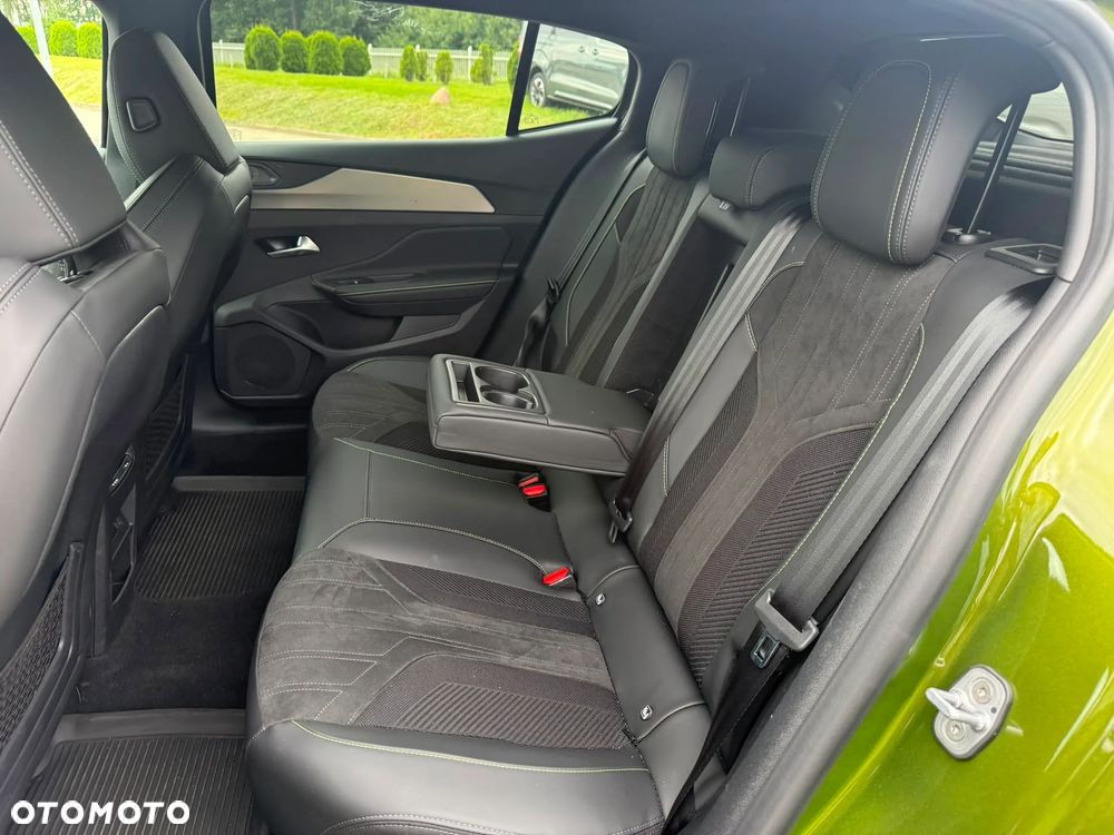 Peugeot 408 1.6 Plug-in Hybrid 240 GT Exclusive e-DCS7 - 27
