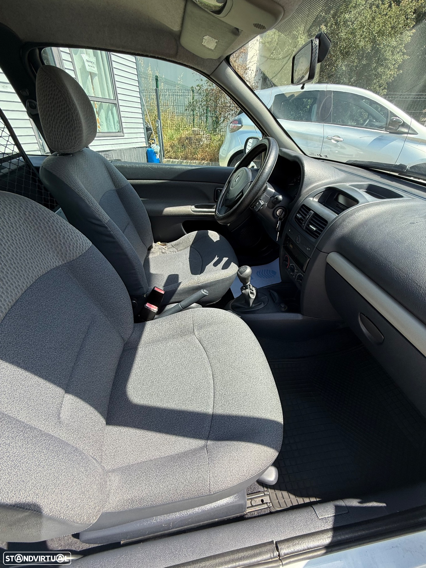 Renault clio van diesel 2 lugares comercial - 9