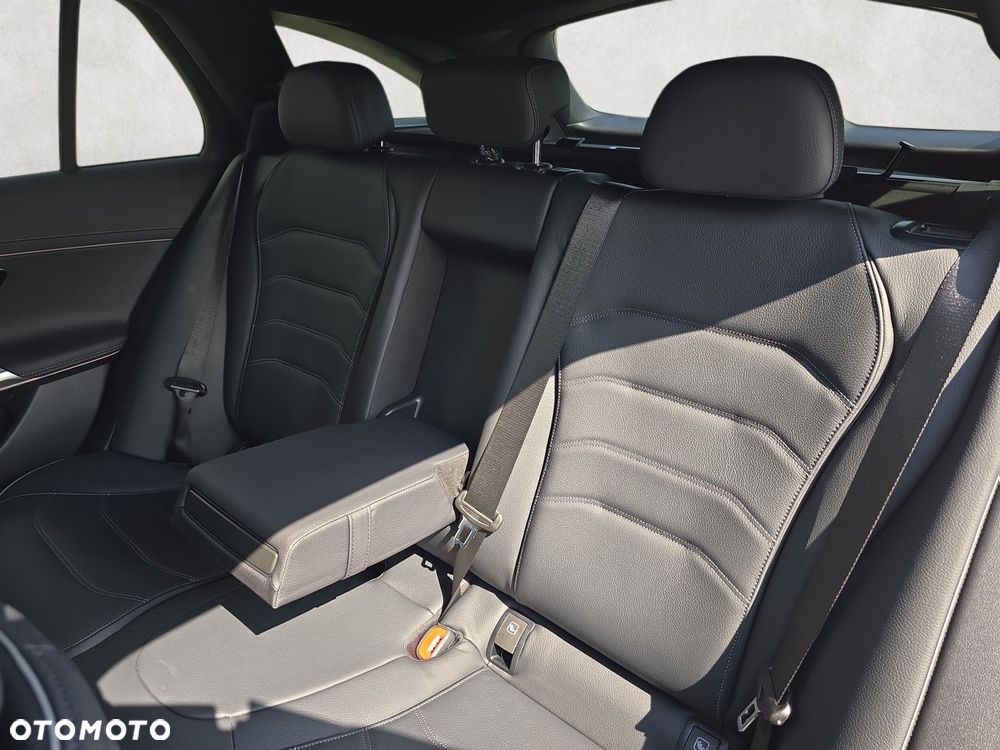 Mercedes-Benz Klasa E - 12