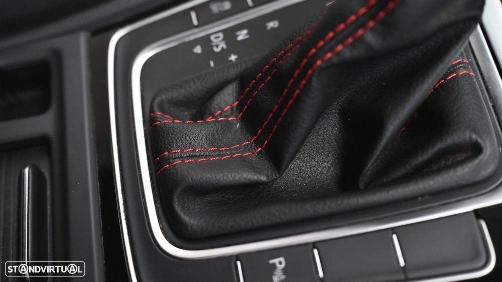 VW Golf 2.0 TSI GTI DSG Performance - 48