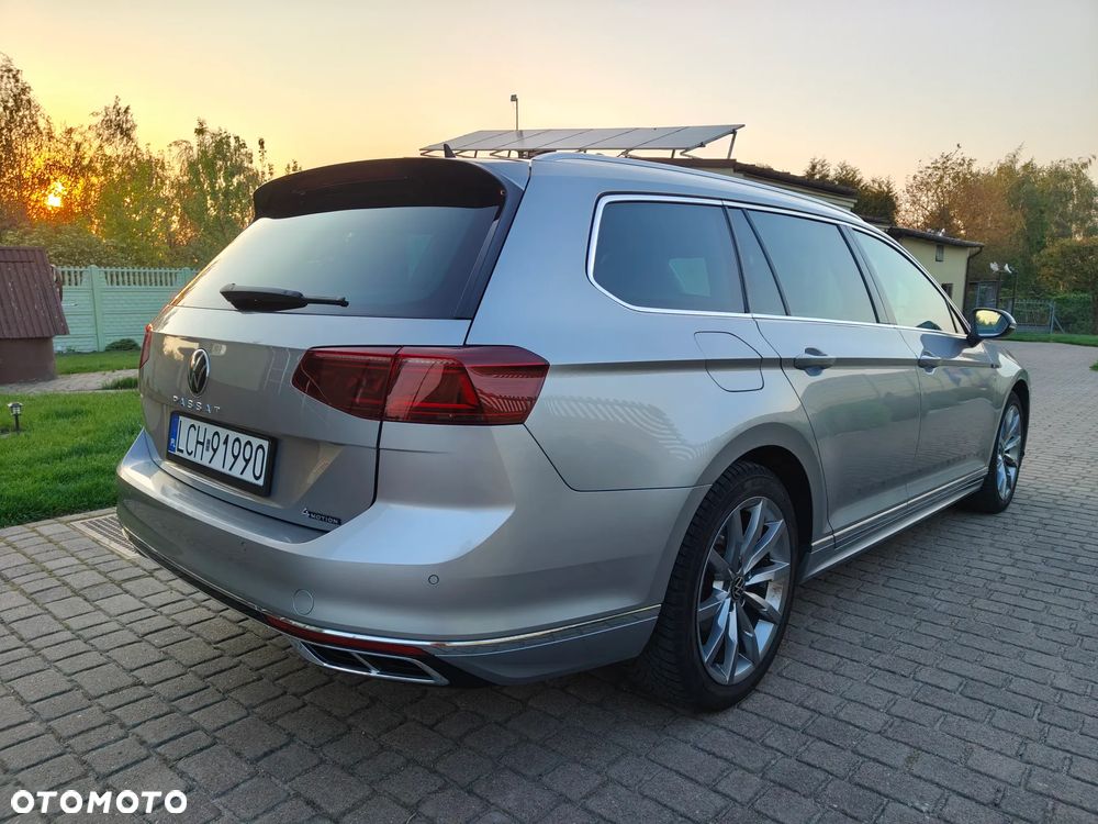 Volkswagen Passat Variant 2.0 TDI SCR DSG 4Motion Elegance - 12