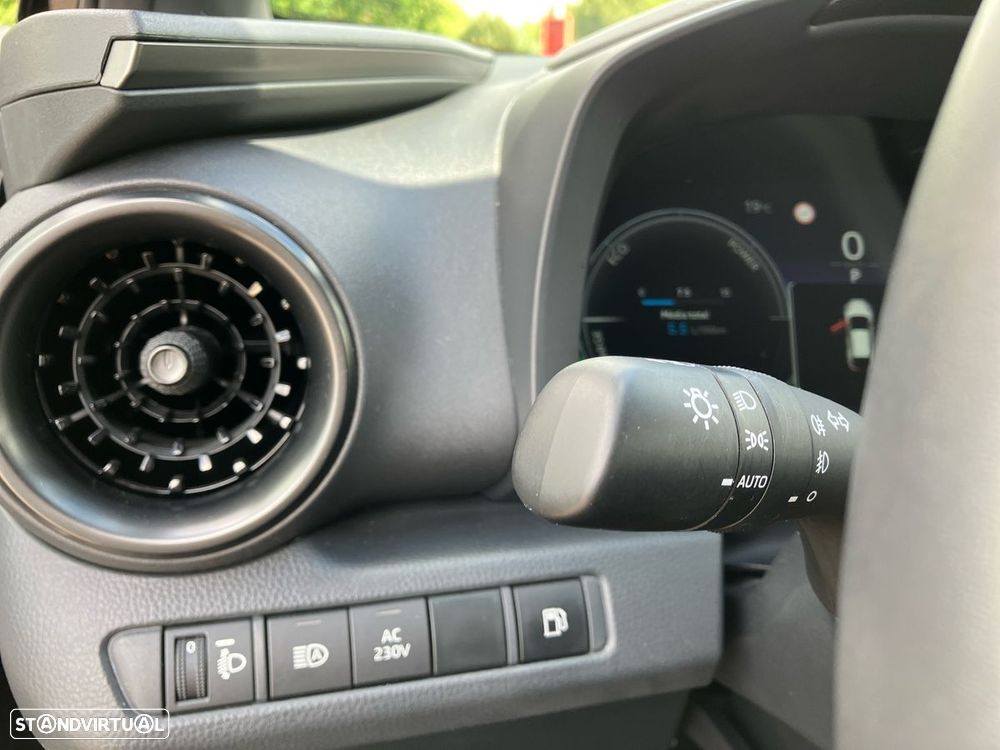 Toyota C-HR 2.0 HDF Plug-in Business - 32