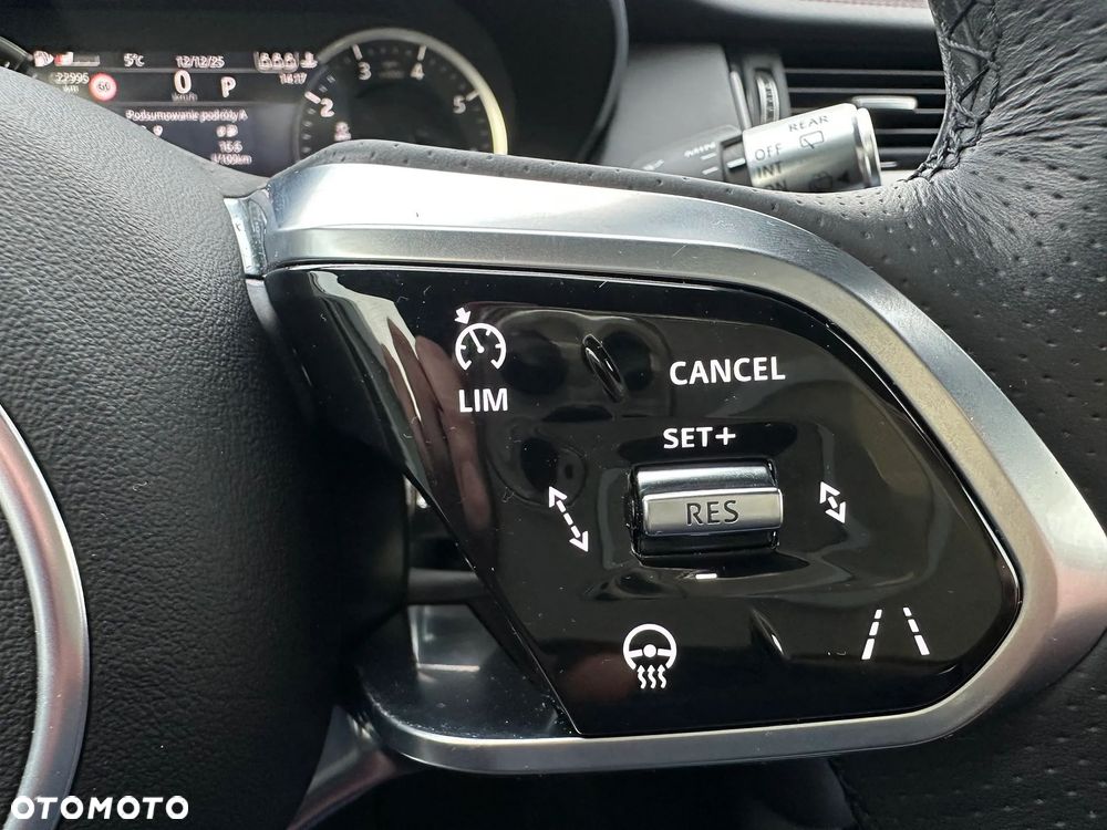 Jaguar E-Pace 2.0 P200 mHEV AWD R-Dynamic S - 17