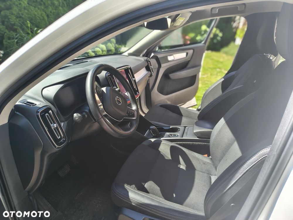 Volvo XC 40 T3 Momentum Pro - 11