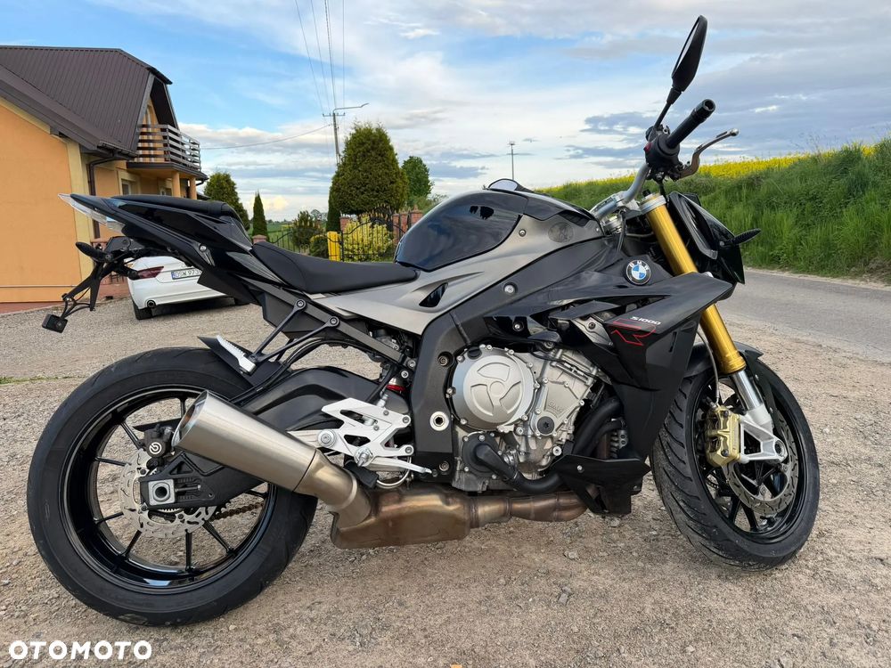 BMW S - 4