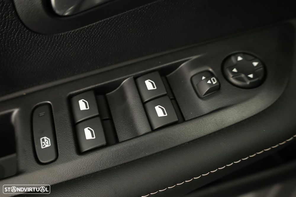Peugeot 208 1.2 Hybrid Allure e-DCS6 - 19