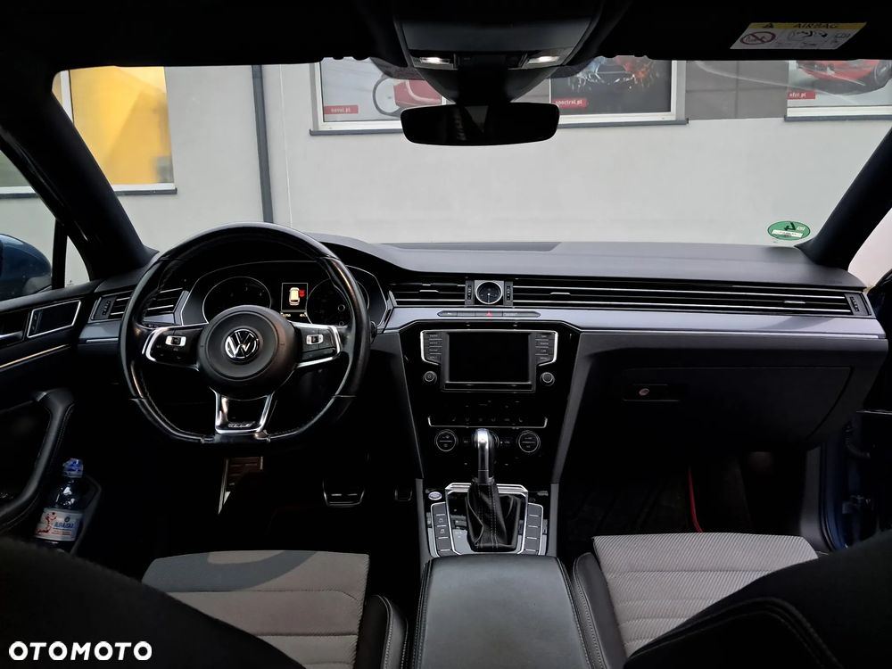 Volkswagen Passat 2.0 TDI Business DSG - 12