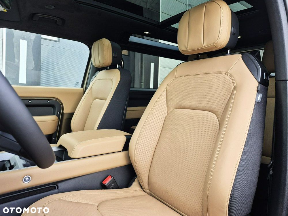 Land Rover Defender - 20