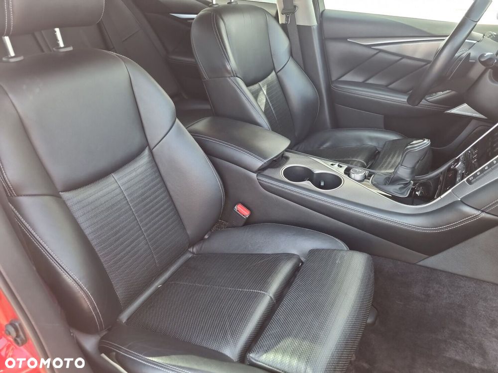 Infiniti Q50 2.0t Sport Tech - 10
