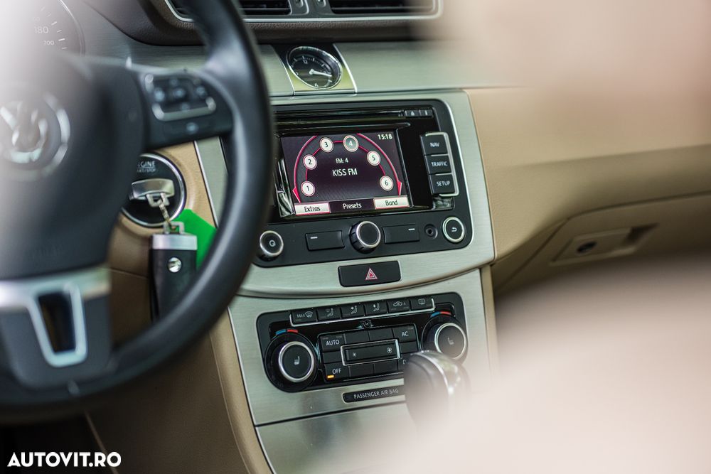 Volkswagen Passat - 33