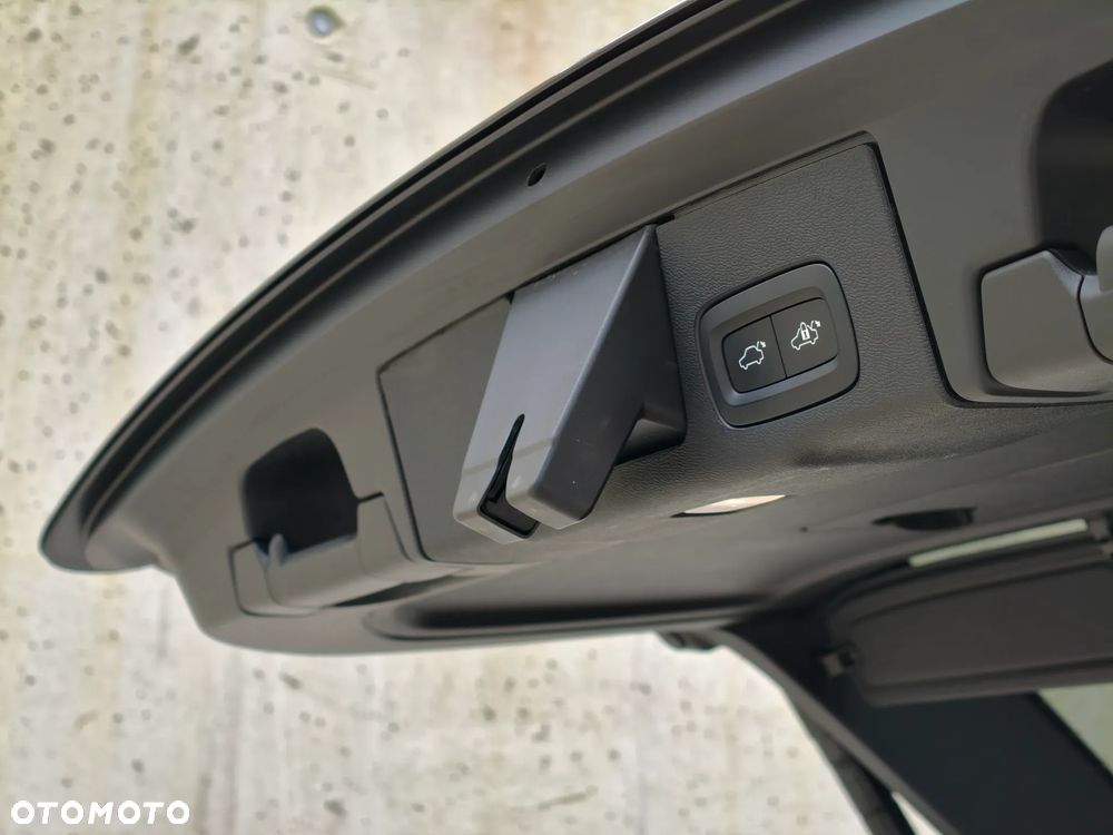 Volvo XC 60 B4 D AWD Plus Bright - 39