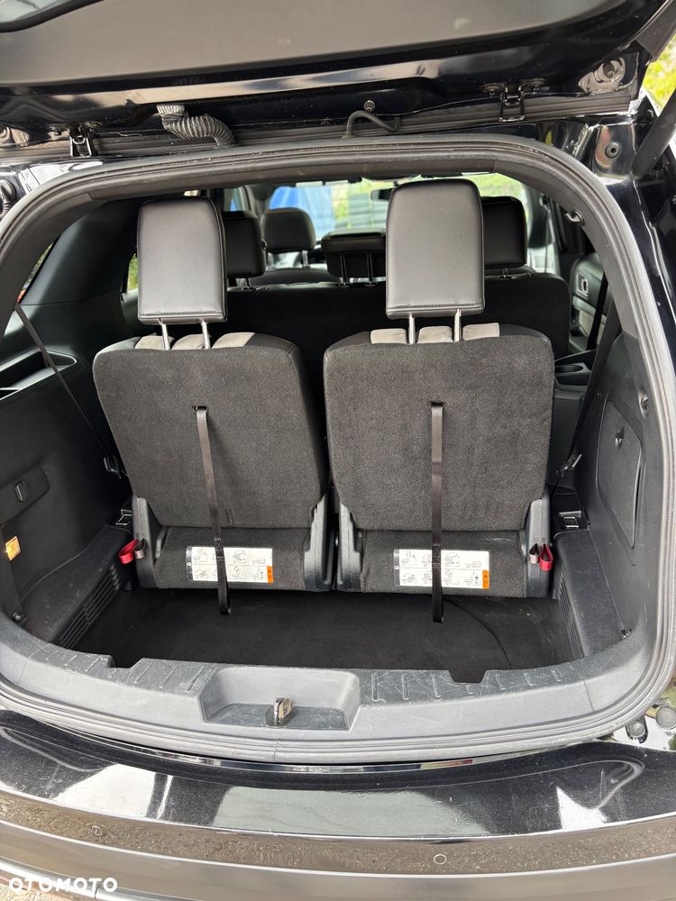 Ford Explorer - 26