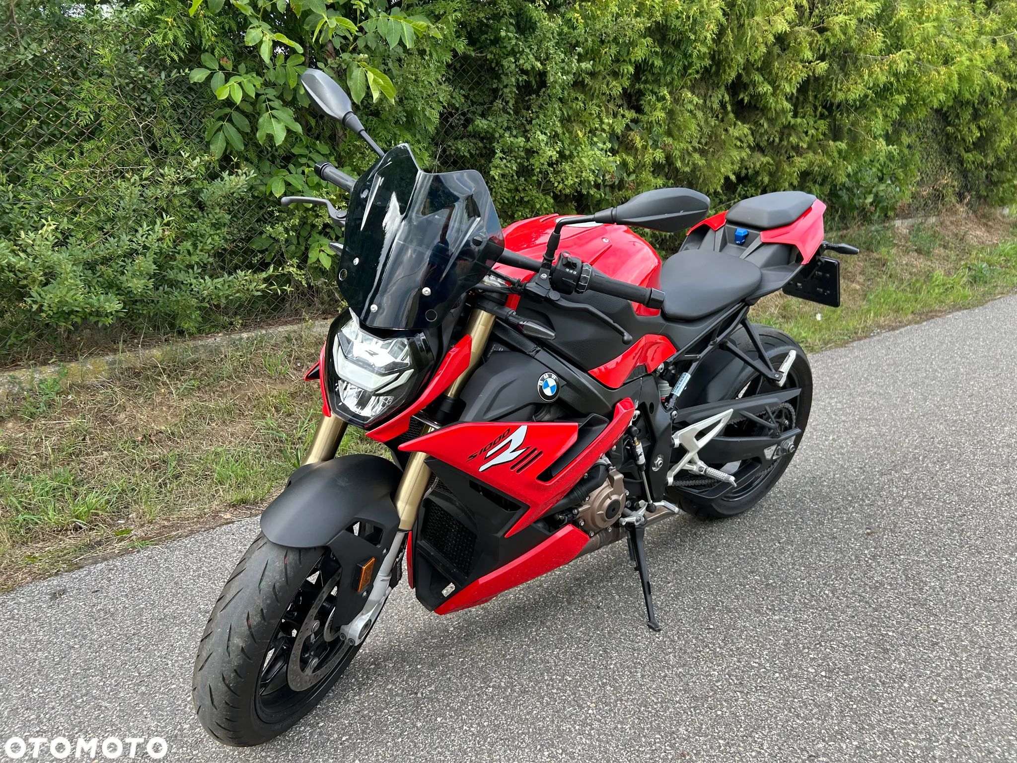 BMW S - 1