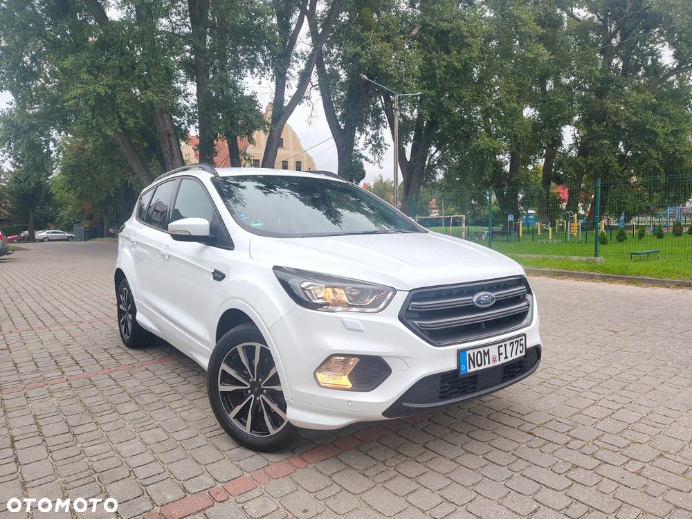 Ford Kuga 1.5 EcoBoost 2x4 ST-Line - 4