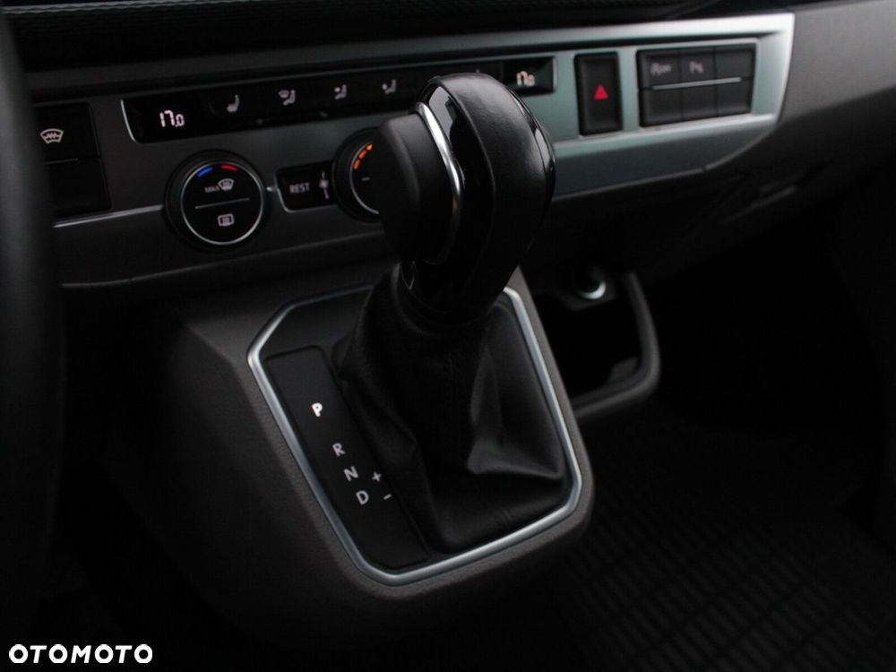 Volkswagen Caravelle - 25