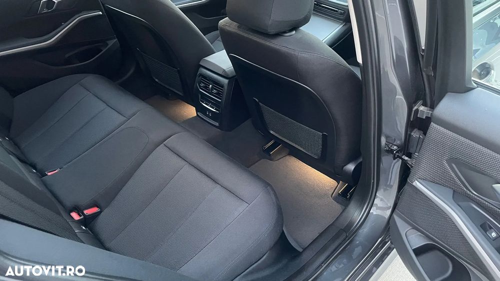 BMW Seria 3 320d Touring xDrive Aut. Advantage - 14