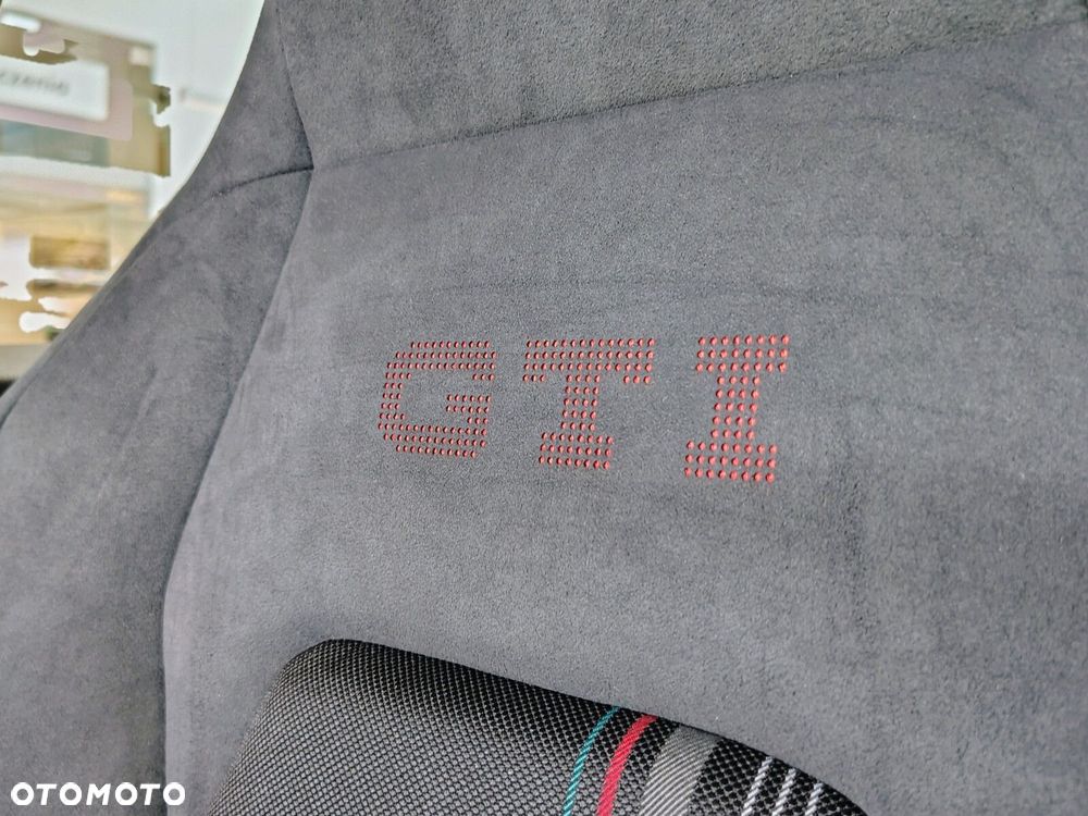 Volkswagen Golf - 36