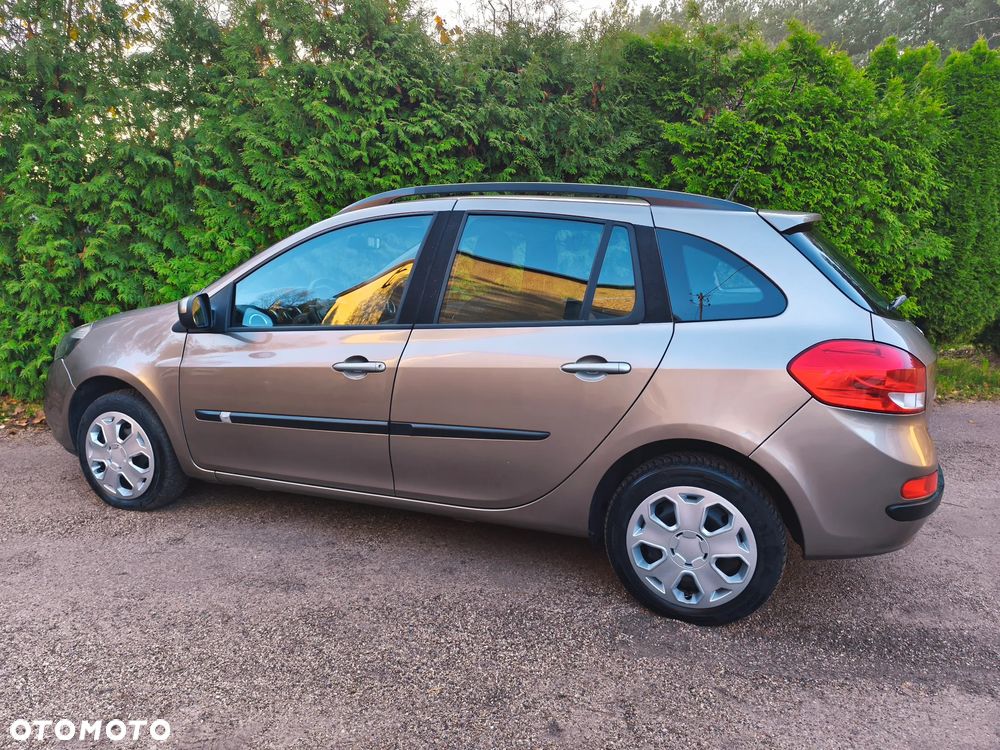 Renault Clio - 11