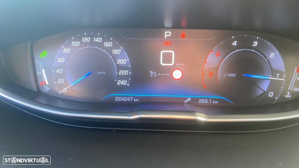 Peugeot 5008 1.5 BlueHDi GT Line EAT8 - 5