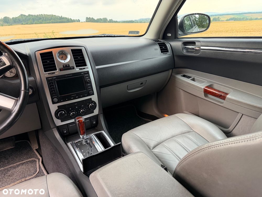 Chrysler 300C - 12