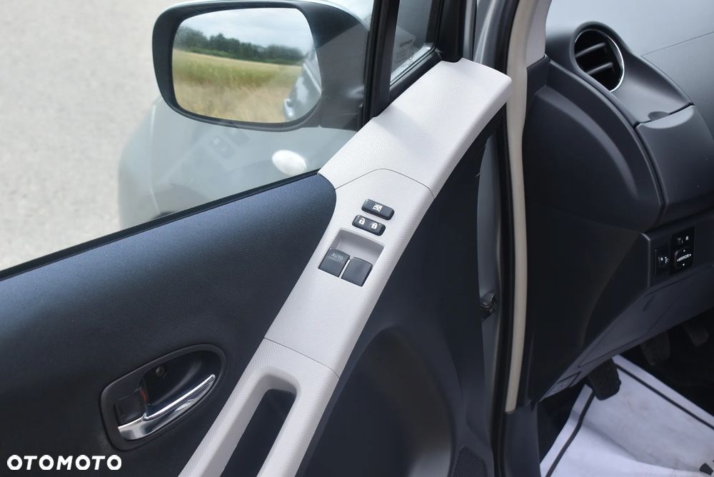 Toyota Yaris 1.33 VVT-i Life - 22