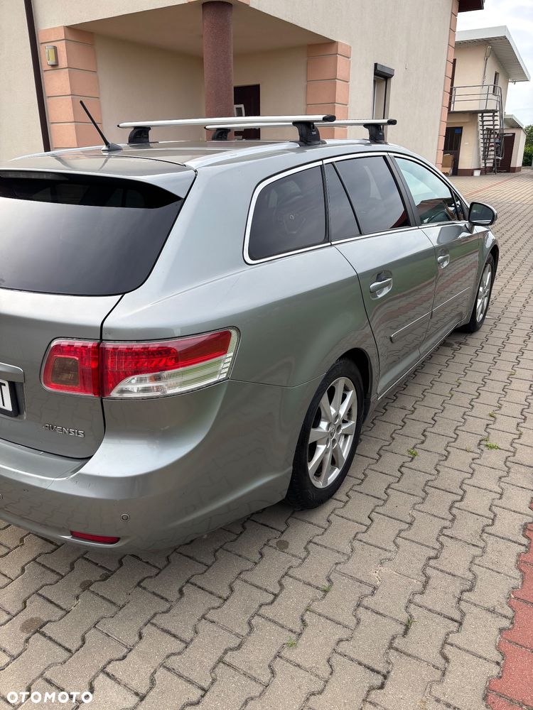 Toyota Avensis 1.8 Luna MS - 9