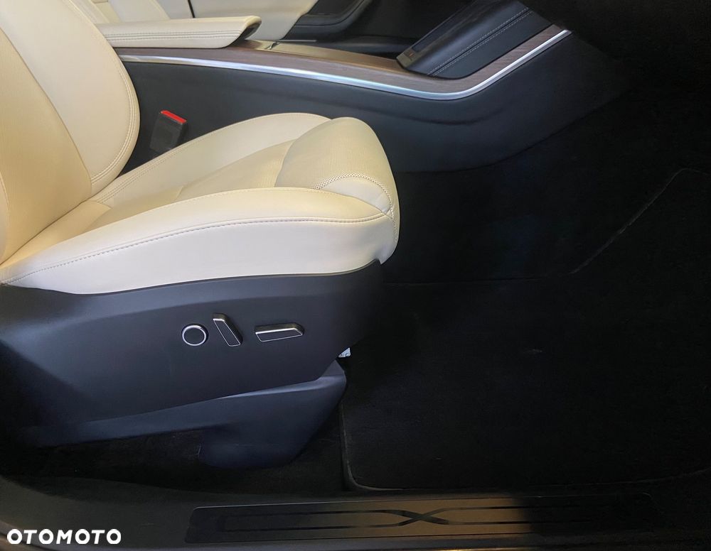 Tesla Model X AWD - 20