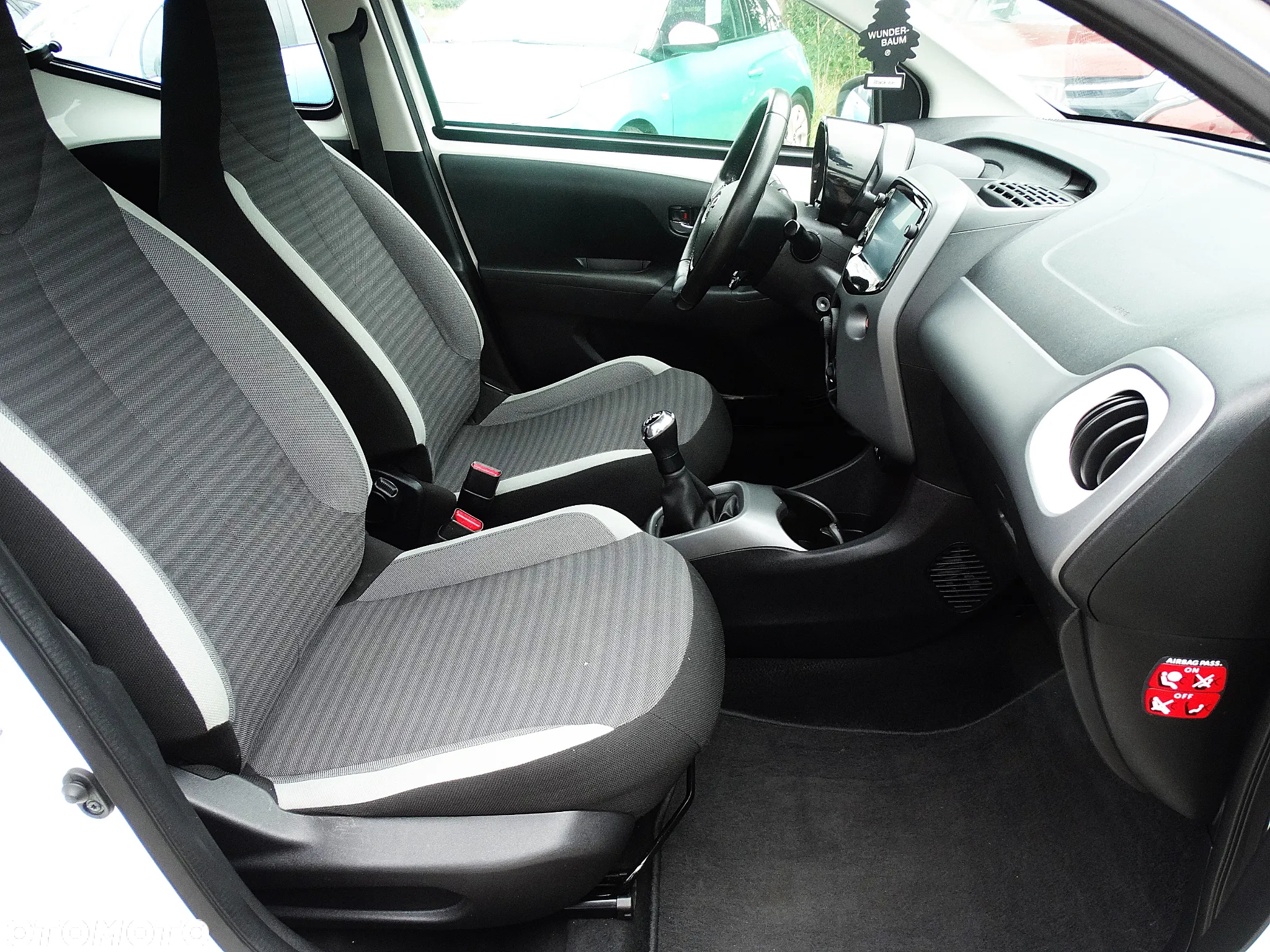 Toyota Aygo X 1.0 VVT-i Executive - 27