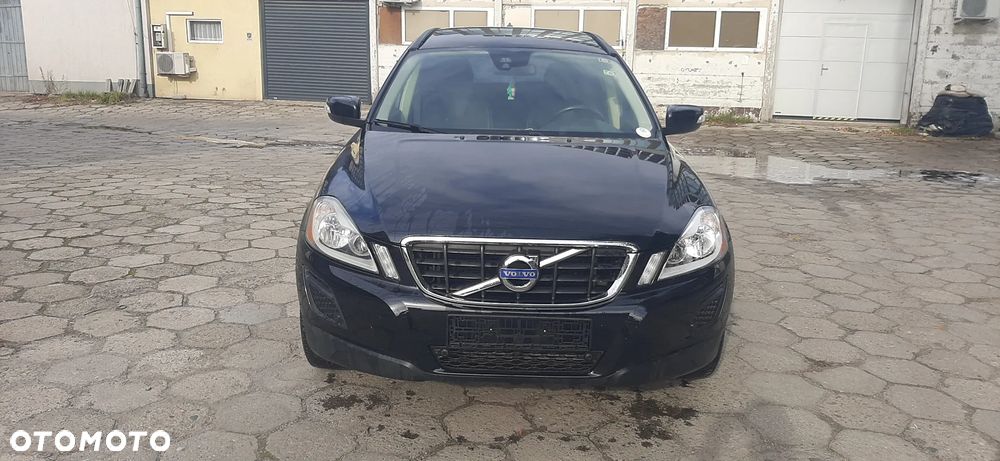 Volvo XC 60 D5 AWD Momentum - 2