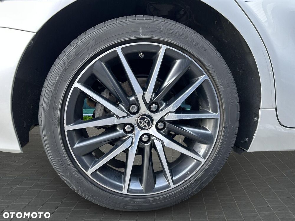 Toyota Camry 2.5 Hybrid Executive CVT - 23