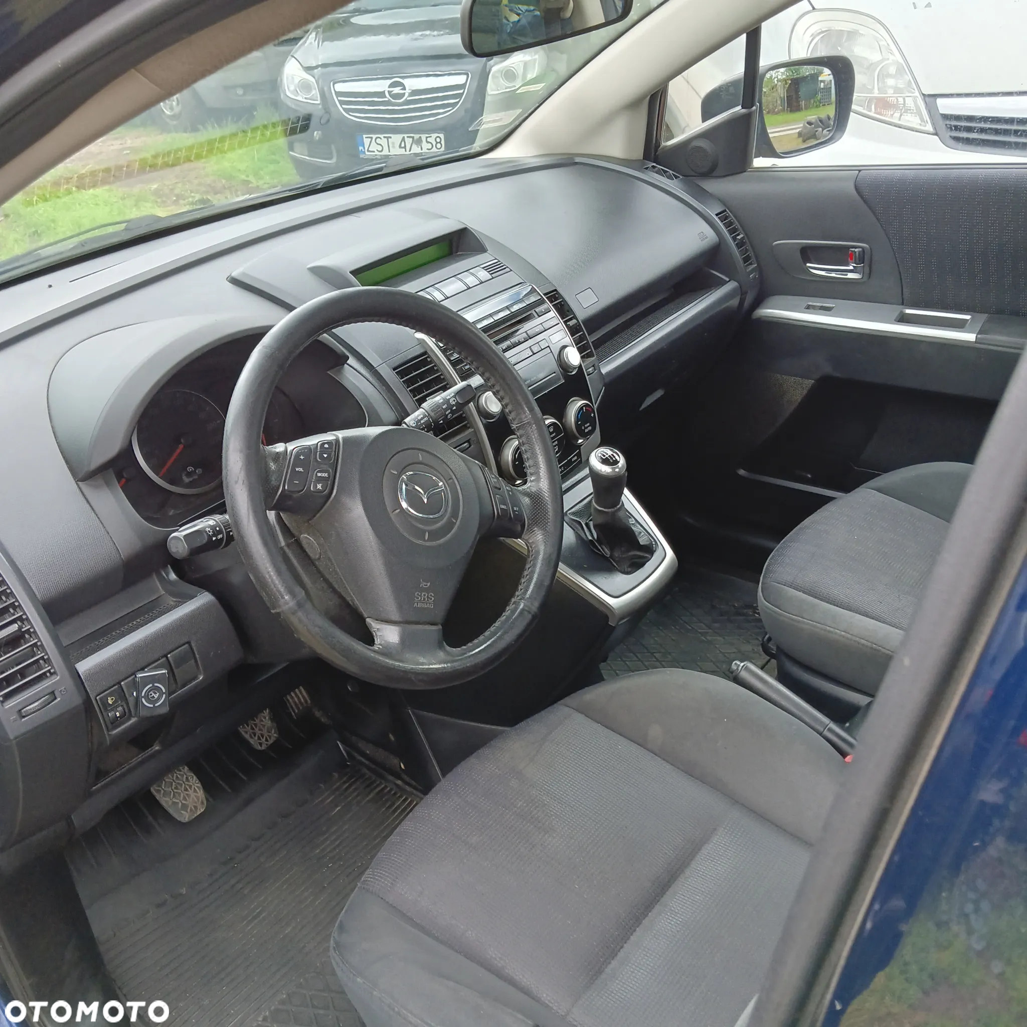 Mazda 5 - 11