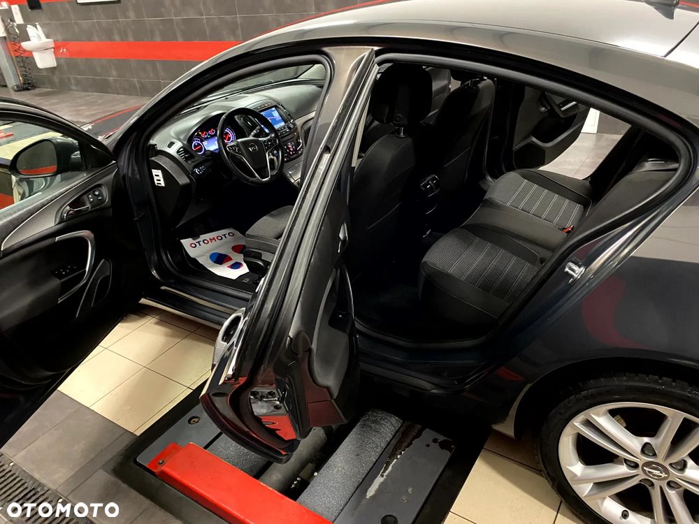 Opel Insignia 1.4 T Cosmo S&S - 19