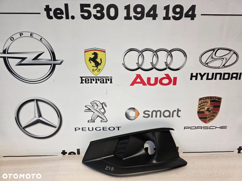 AUDI A4 B9 LIFT 18- ZWYKŁA LEWA / PRAWA KRATKA BOCZNA ZDERZAKA PRZEDNIEGO PRZÓD NR 8W0807682AJ / 8W0807681AJ NR AUKCJI KB24 - 7