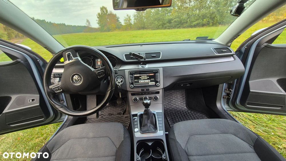 Volkswagen Passat - 14